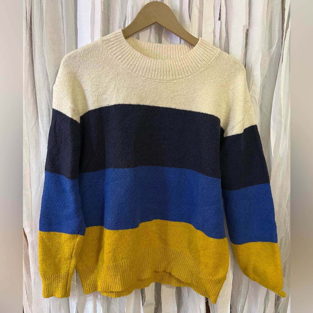 Old Navy mock neck stripped sweater size medium